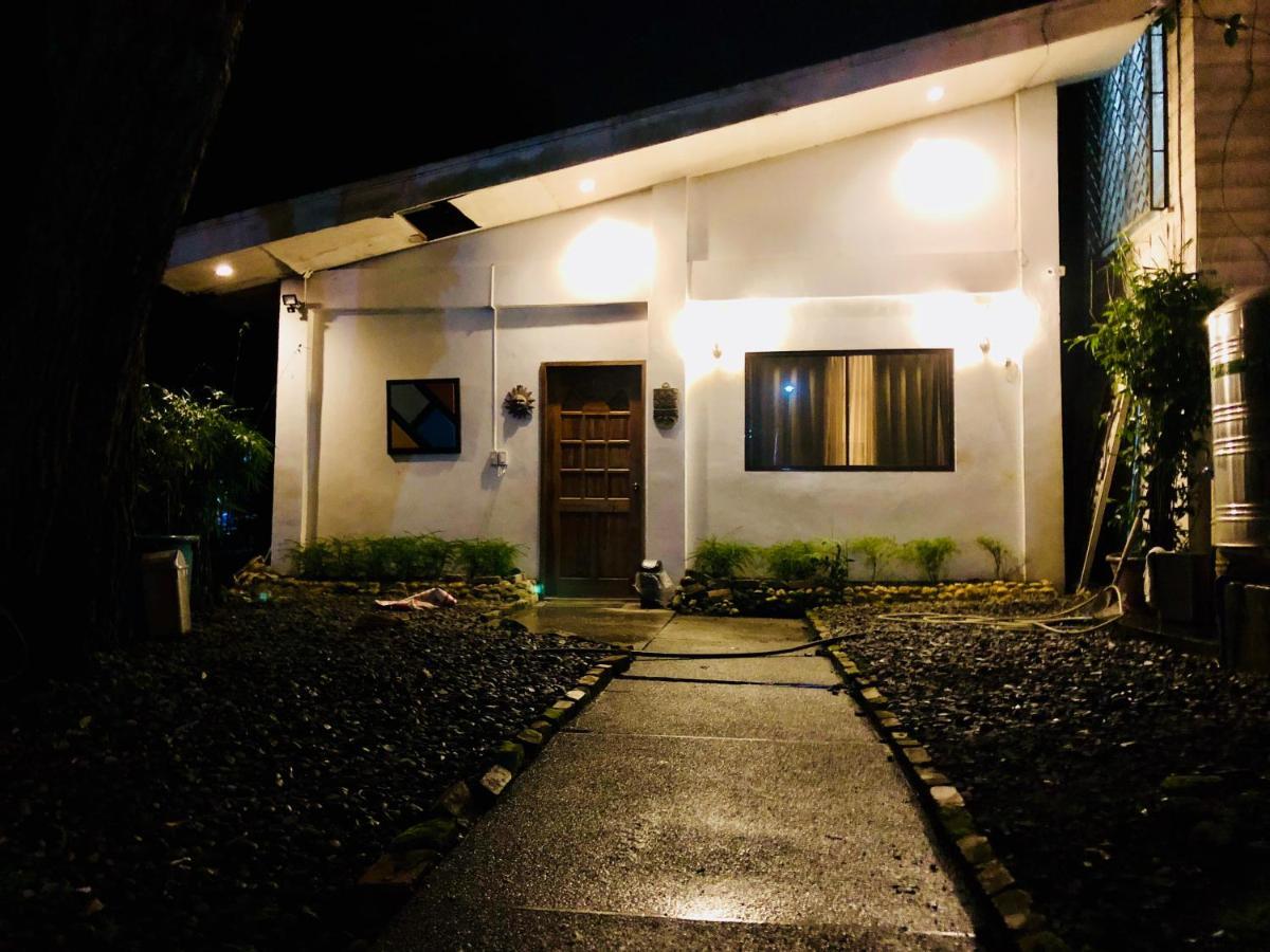 The White Bed And Breakfast Bacolod Buitenkant foto