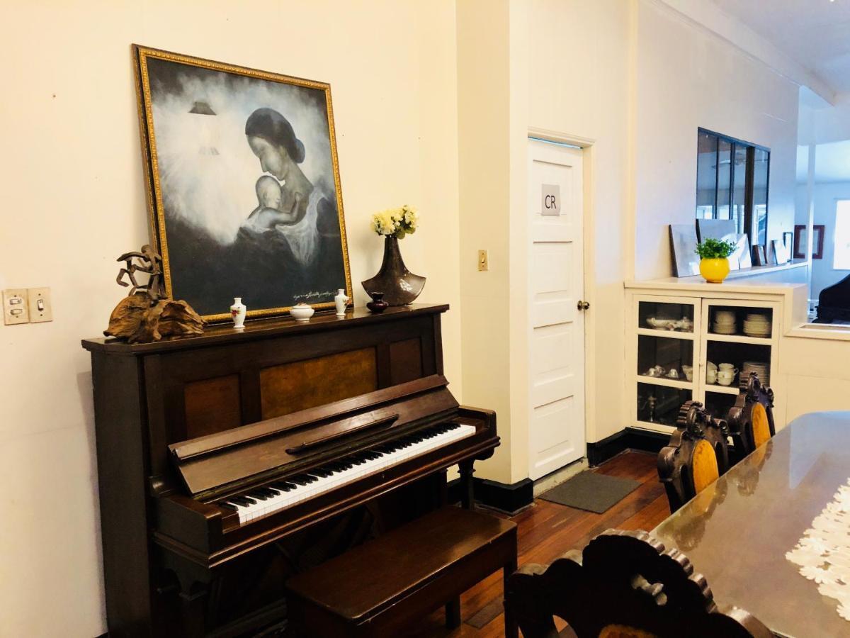 The White Bed And Breakfast Bacolod Buitenkant foto